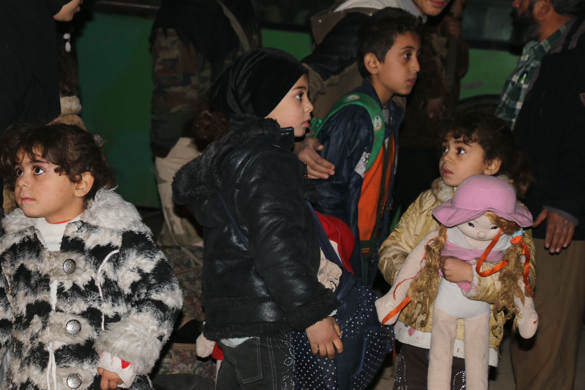 Syria: Second civilian convoy from east Aleppo reaches safety