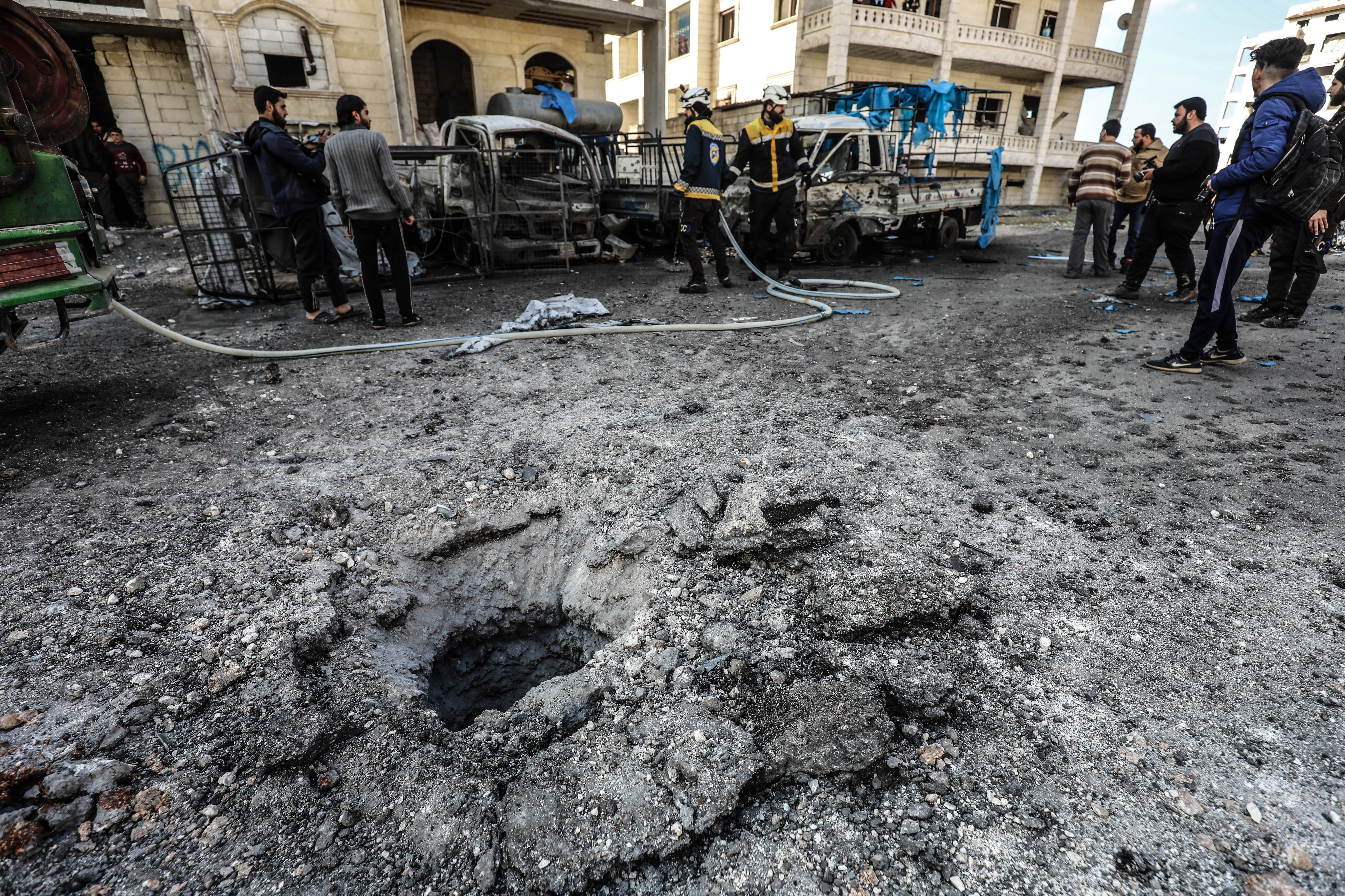 Syria: Russian air strikes kill 12 civilians in Idlib