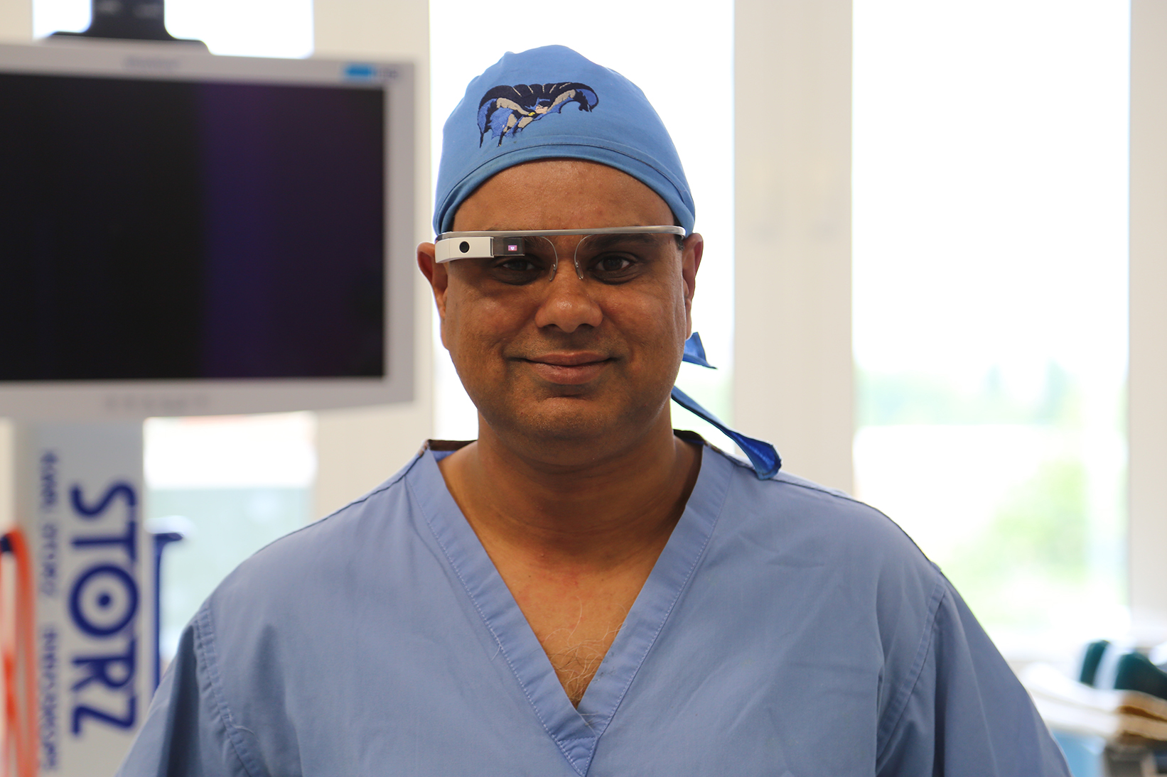 Virtual surgeon teacher wins prestigious NHS award