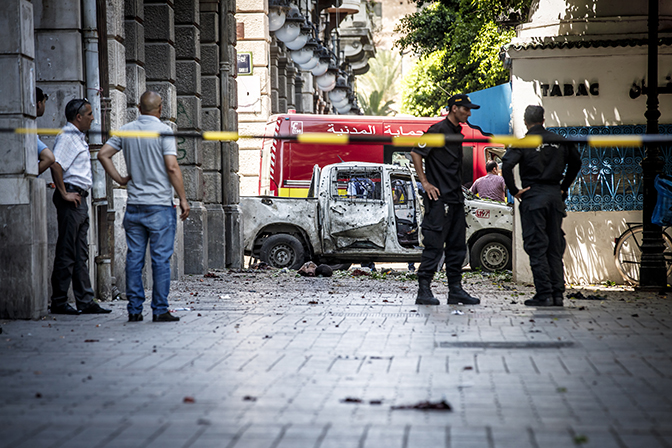 Tunisia: Twin suicide attacks target kills policeman in Tunis