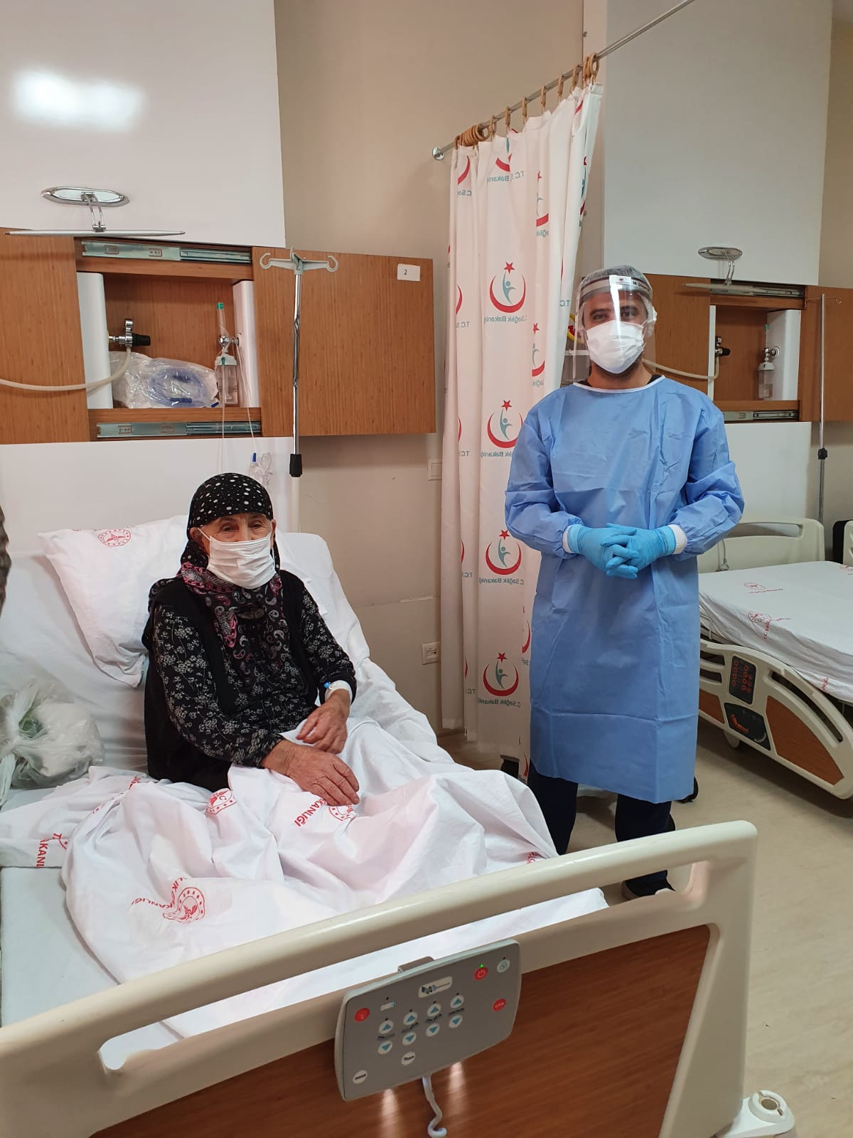 Turkey: 104-year-old woman recovers from COVID-19