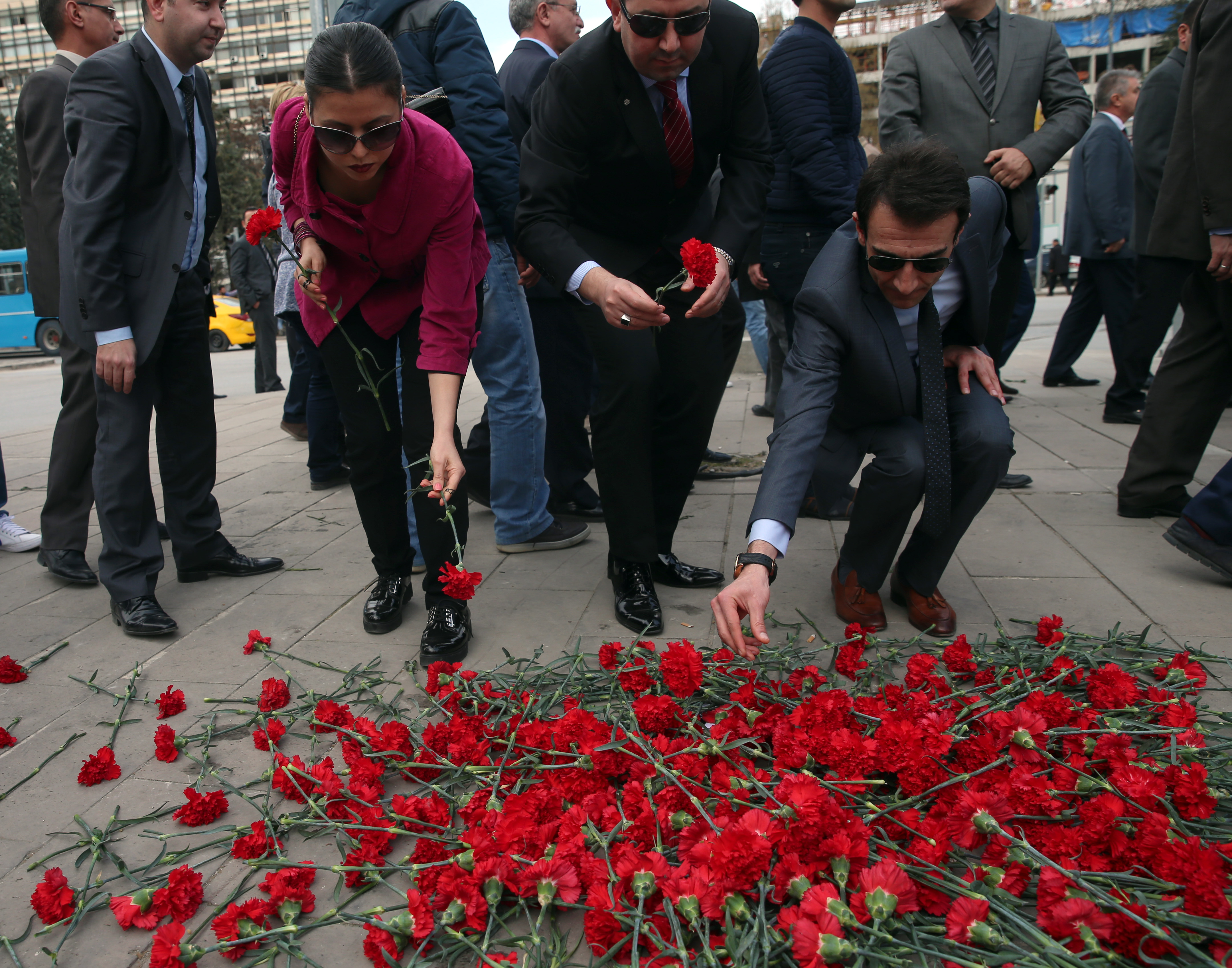 Turkey: Car bomb in SE Turkey kills 2, wounds 15