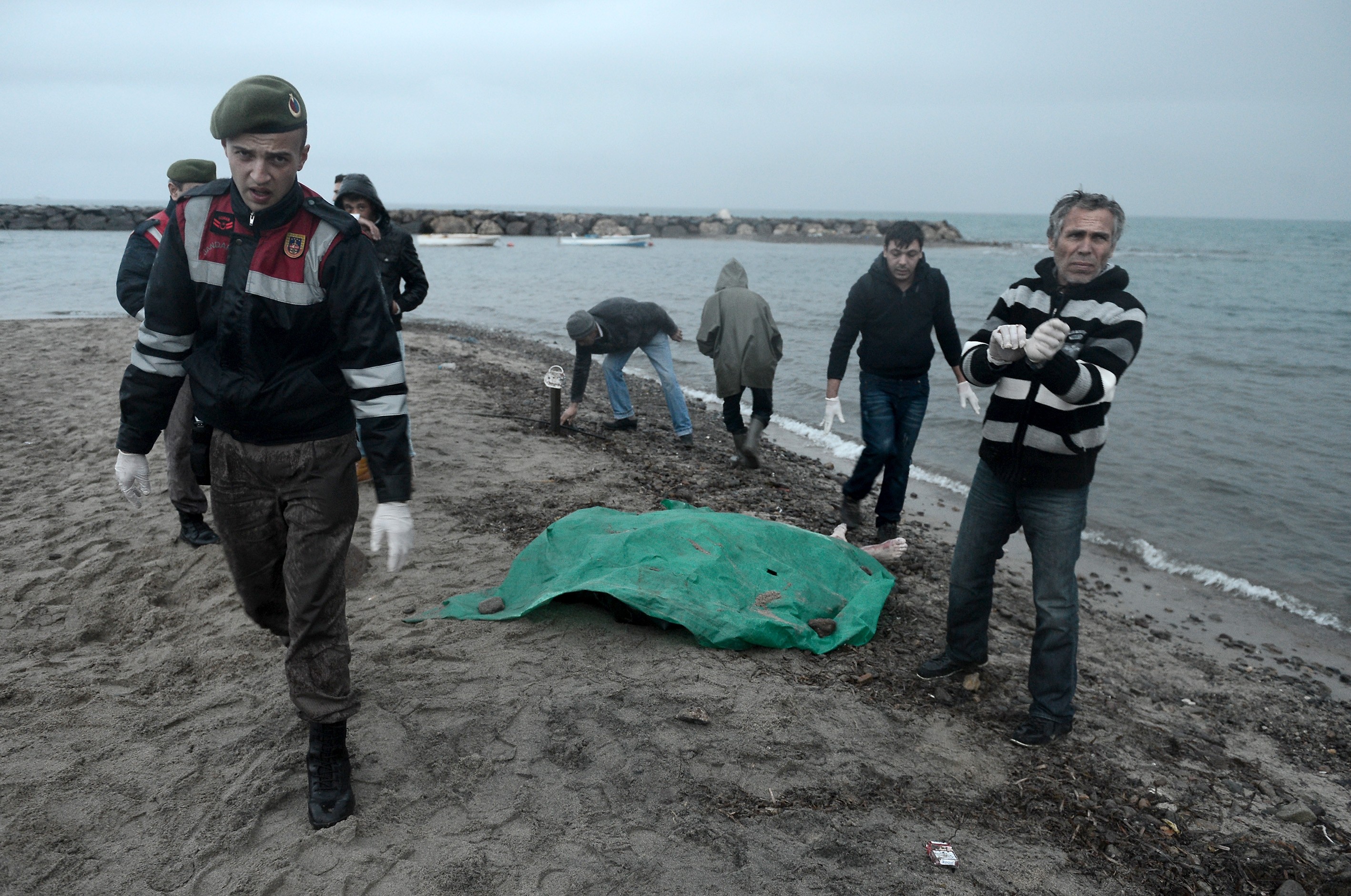 Turkey: 36 die as refugee craft sinks off Agean Sea