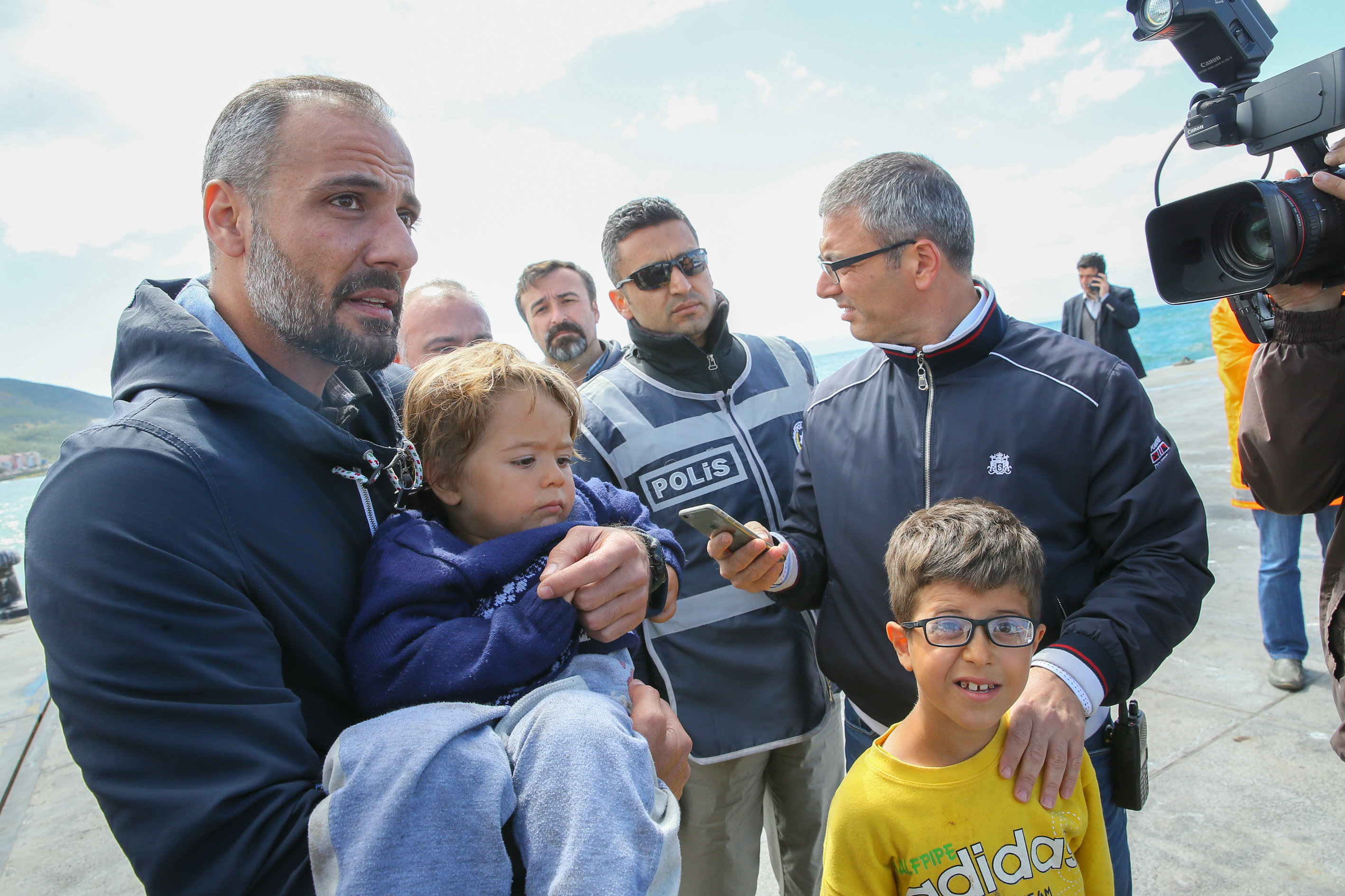 Greece: Protests broke out at refugee camp in Lesbos