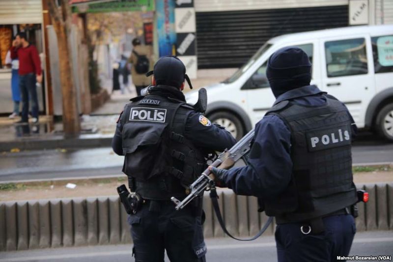 Turkey: New rule allows female Turkish police to wear headscarf