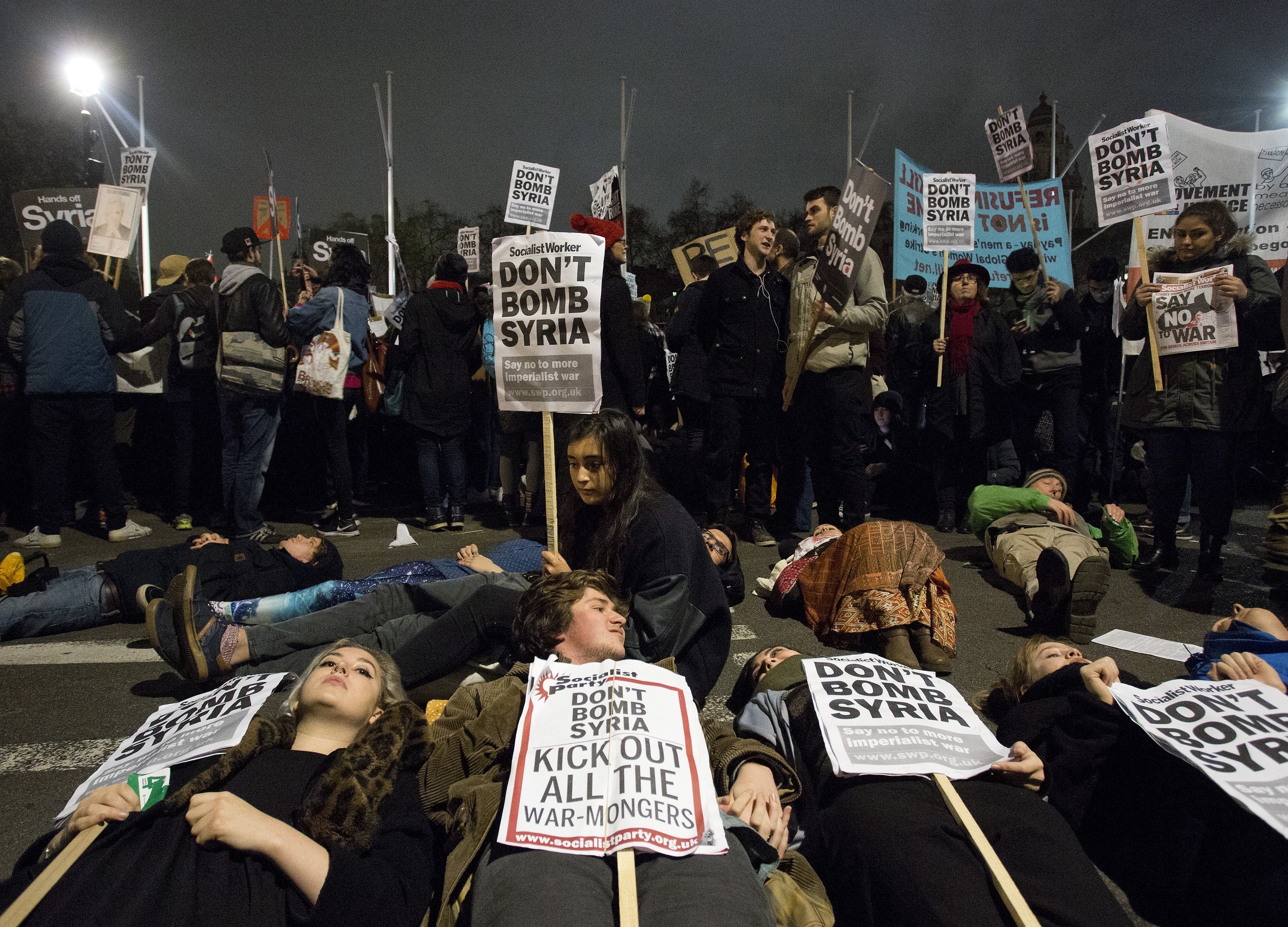 UK approves airstrikes against Daesh in Syria