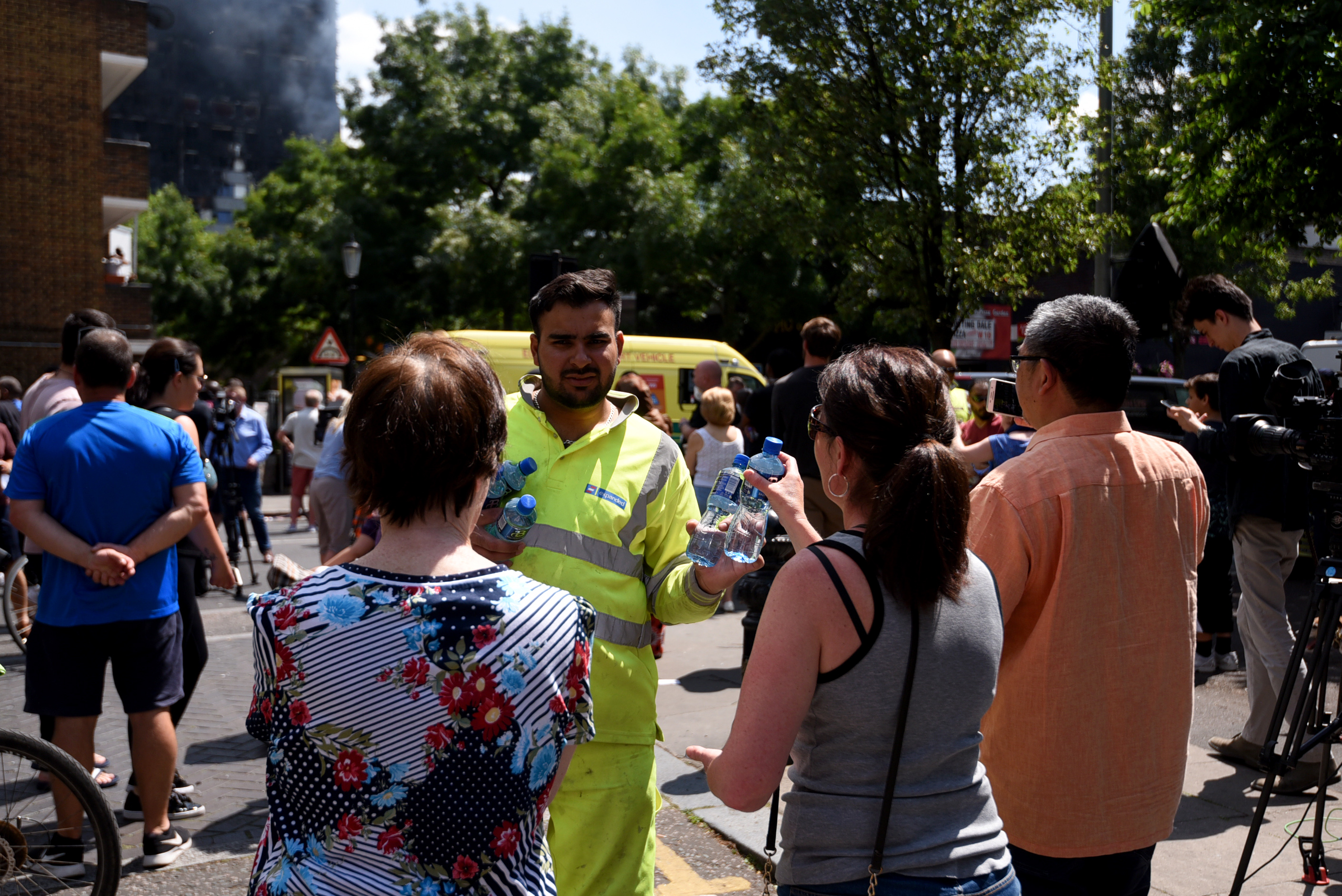 UK: Death toll rises to 12 in London residential block fire
