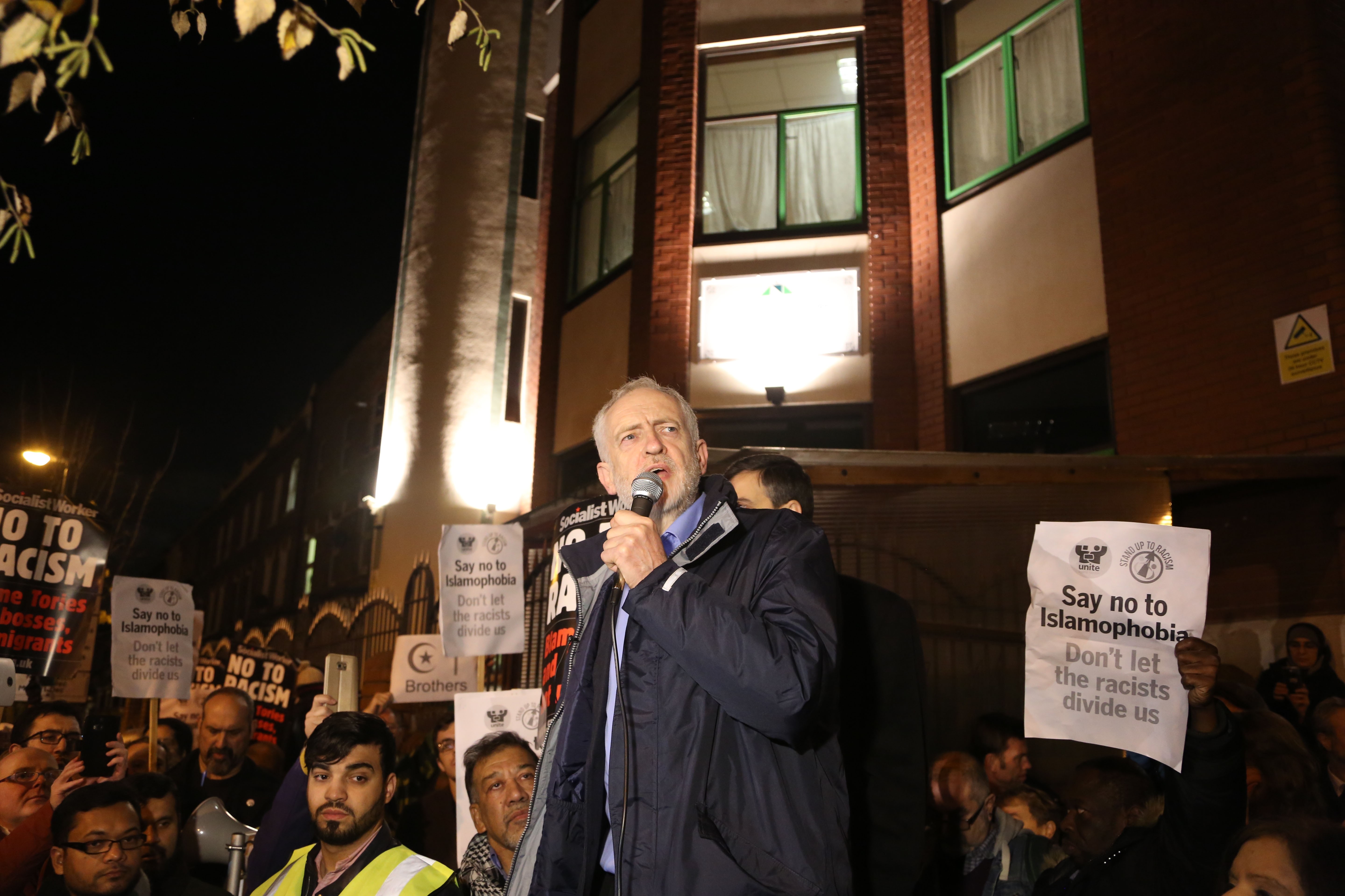 UK: Labour Party leader Corbyn joins anti-Islamophobia vigil