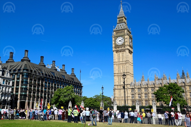 UK to resettle 20,000 Syrian refugees by 2020