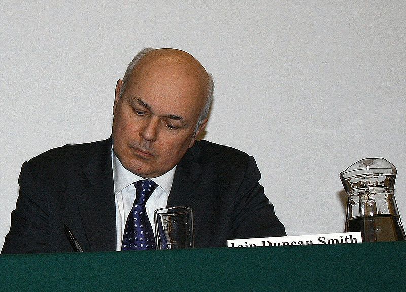 UK: Blow to Cameron as senior minister quits
