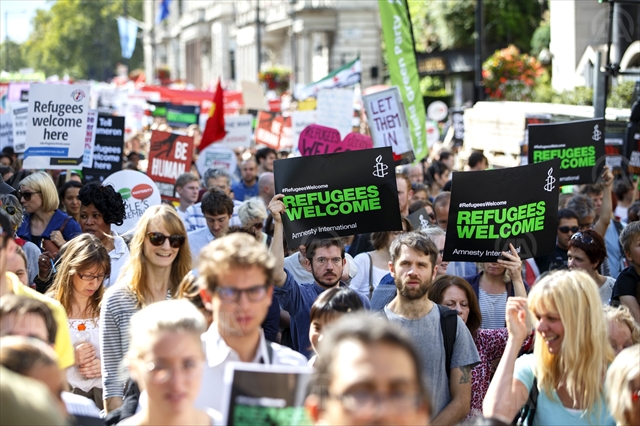 UK: Thousands join refugee solidarity marches