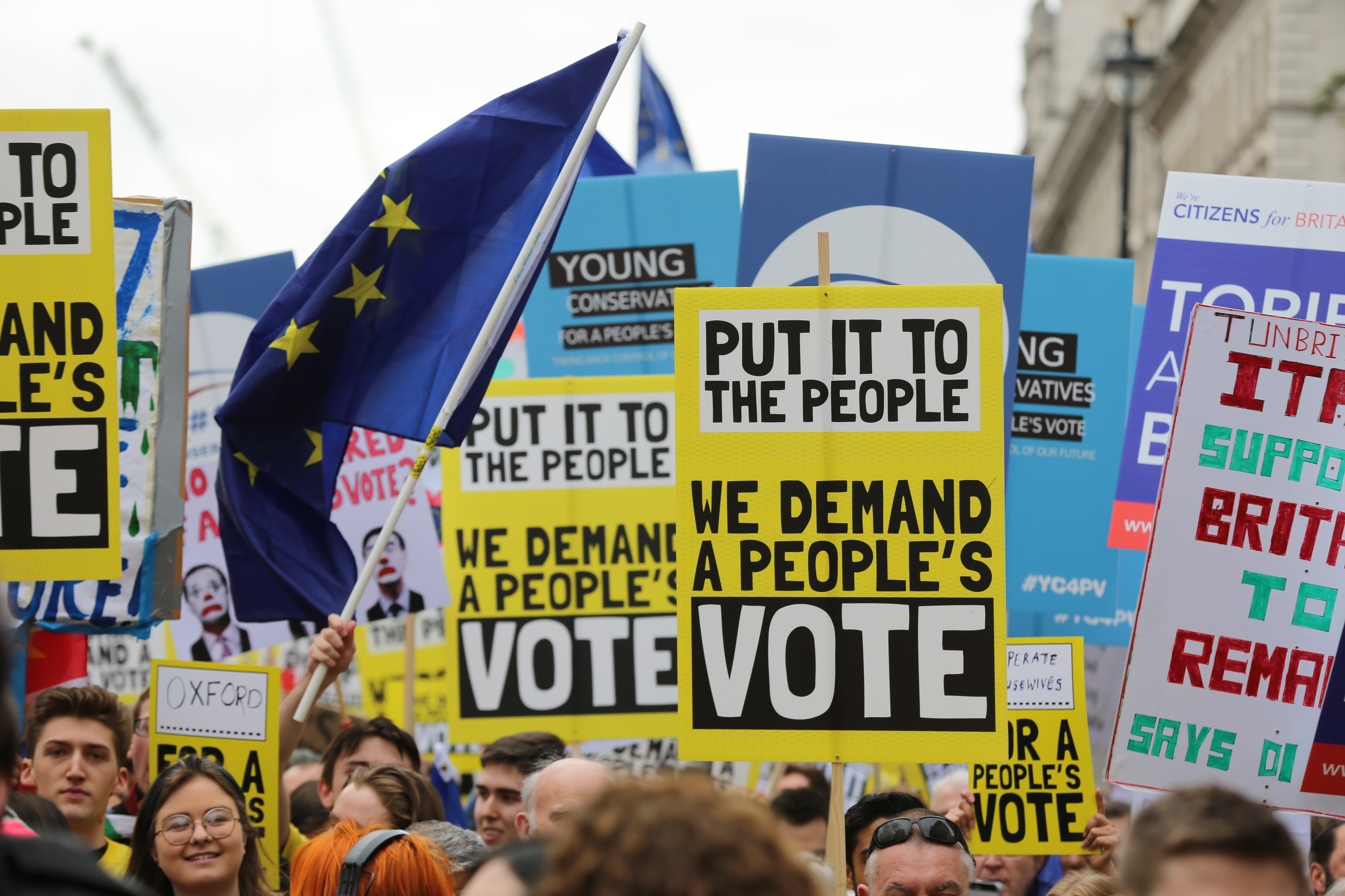 UK: Brexit: 1M march in London for new people’s vote