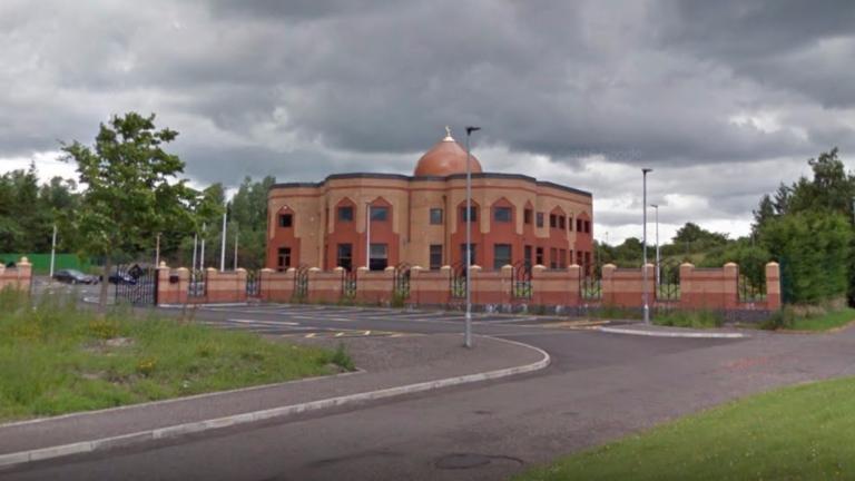 UK: Attacks on Muslims intensify as mosque targeted