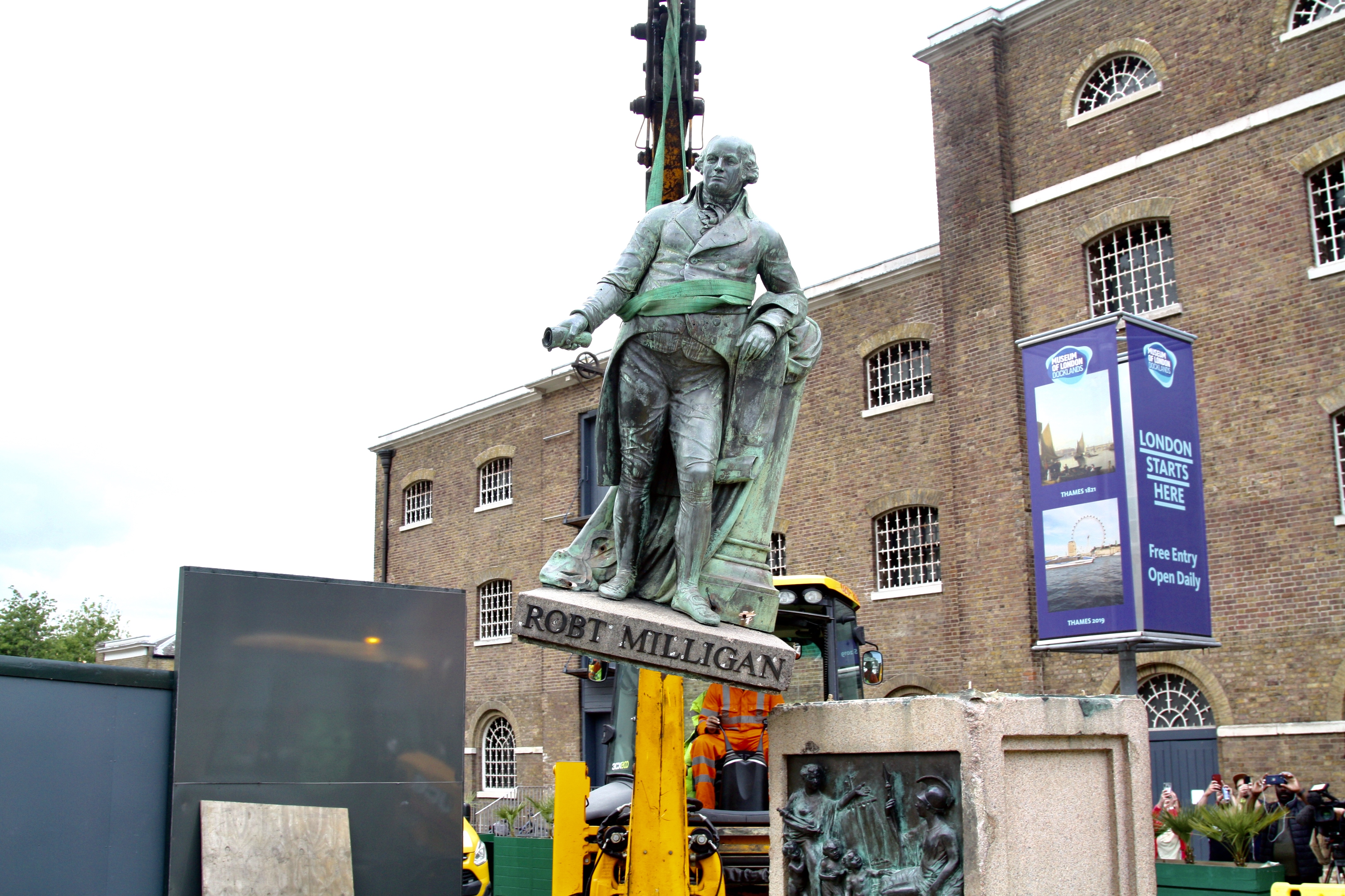 UK: Statue of slave trader Robert Milligan pulled down