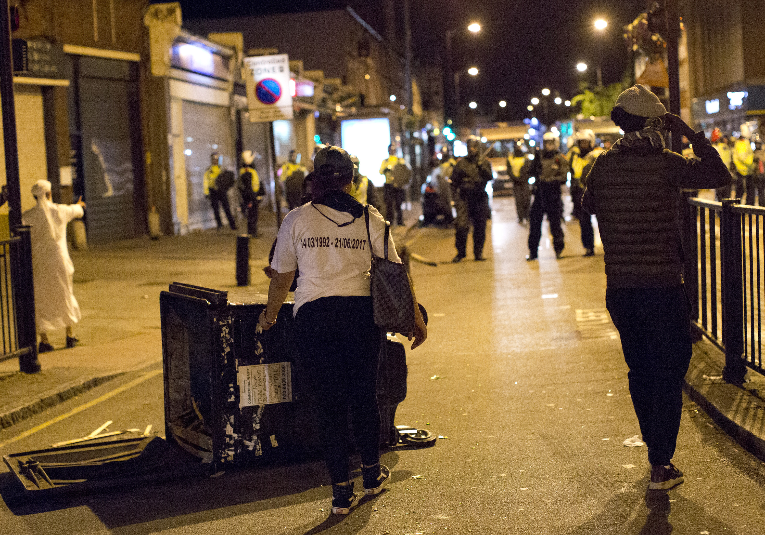 UK: Police battle violent protesters in East London
