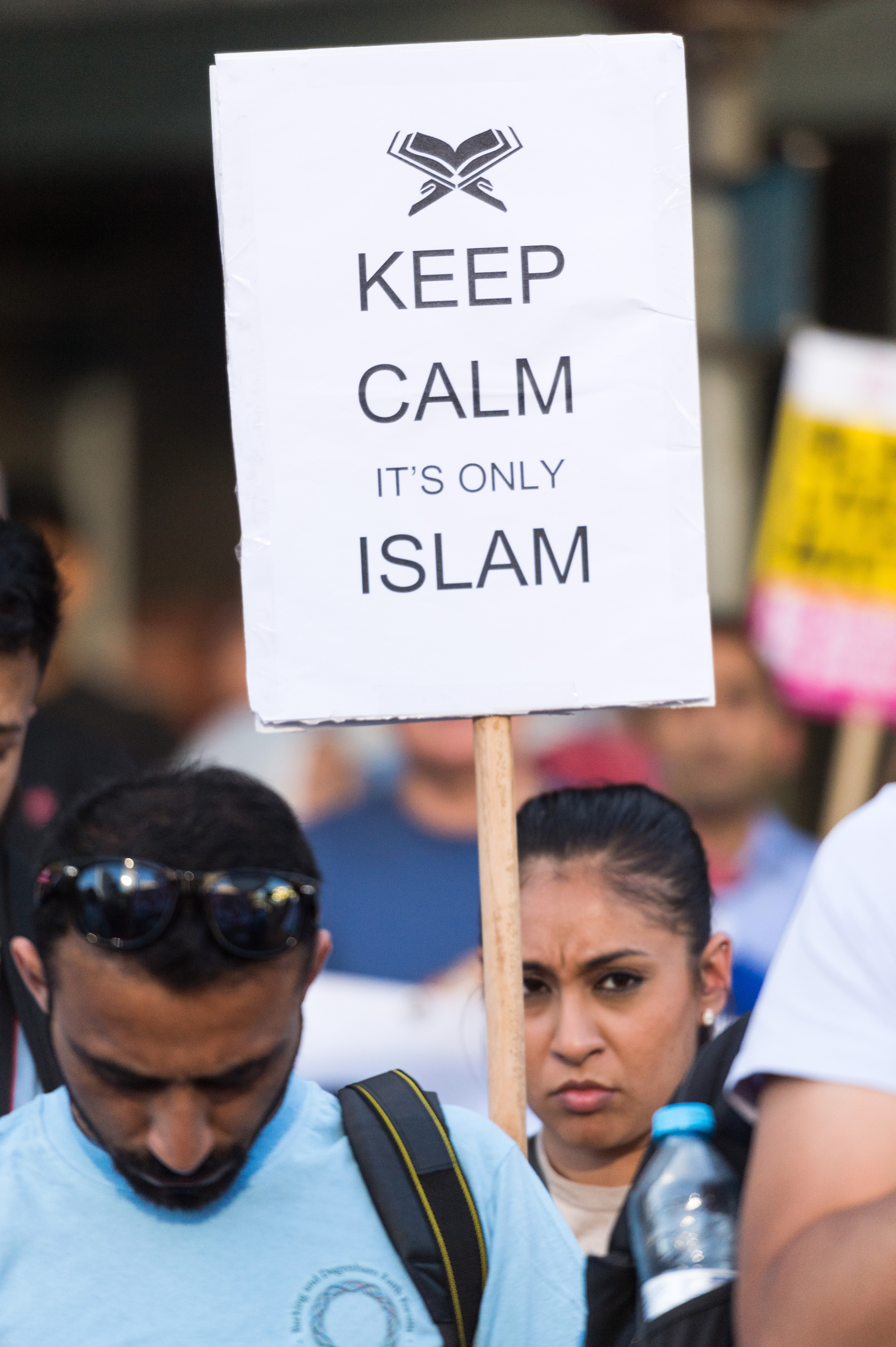 UK: Vigil held to protest Islamophobic attacks