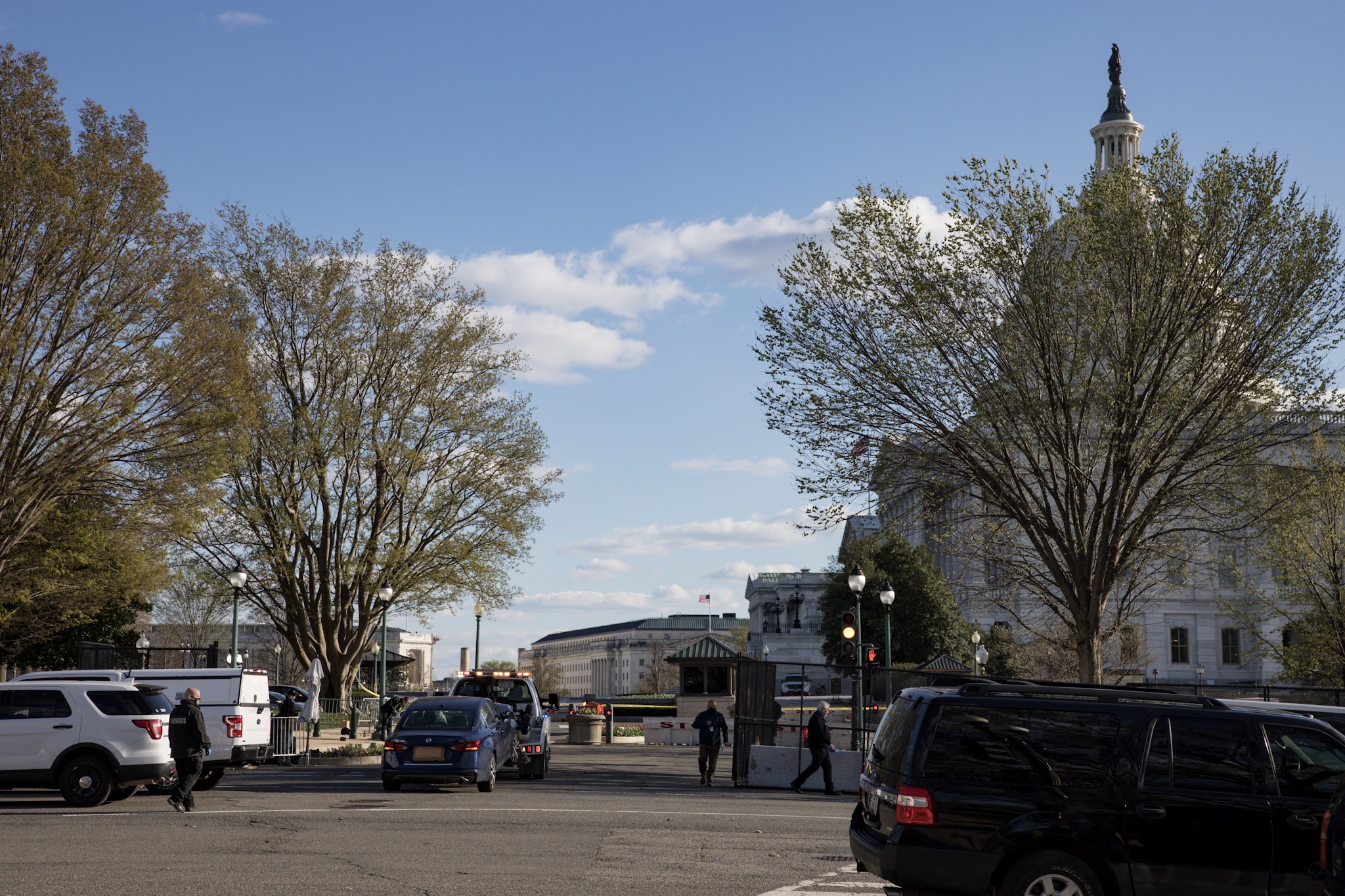 US: Suspect, officer killed in Capitol car ramming
