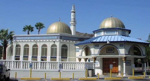 US: Two anti-Muslim women arrested for vandalising mosque