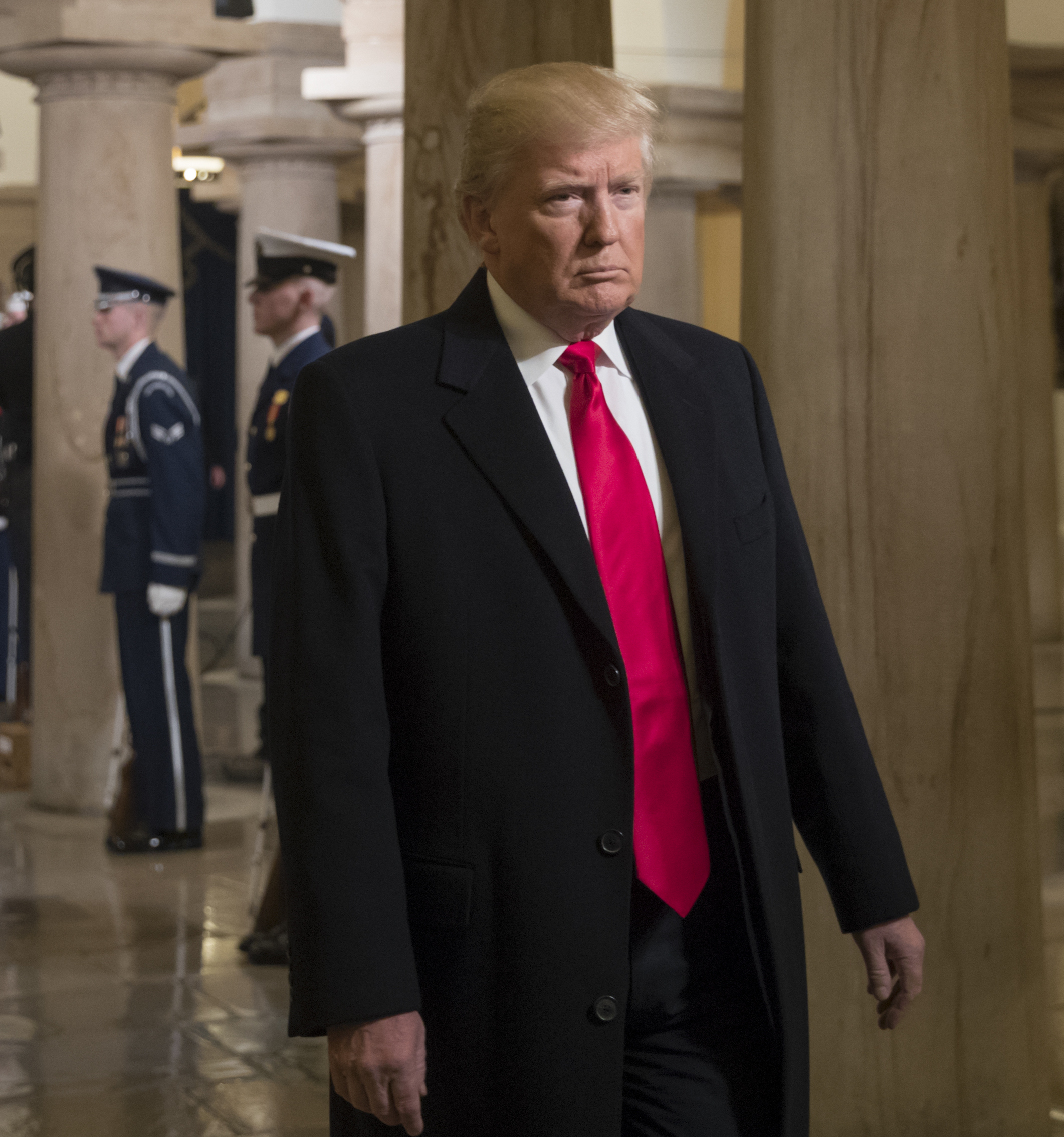 US: Trump signs order to roll back US health care law