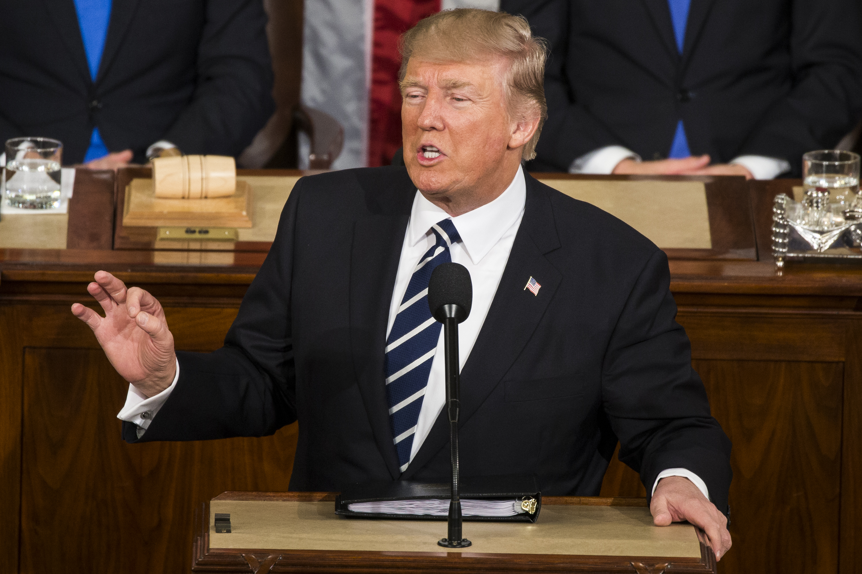US: Trump threatens to annihilate Iran