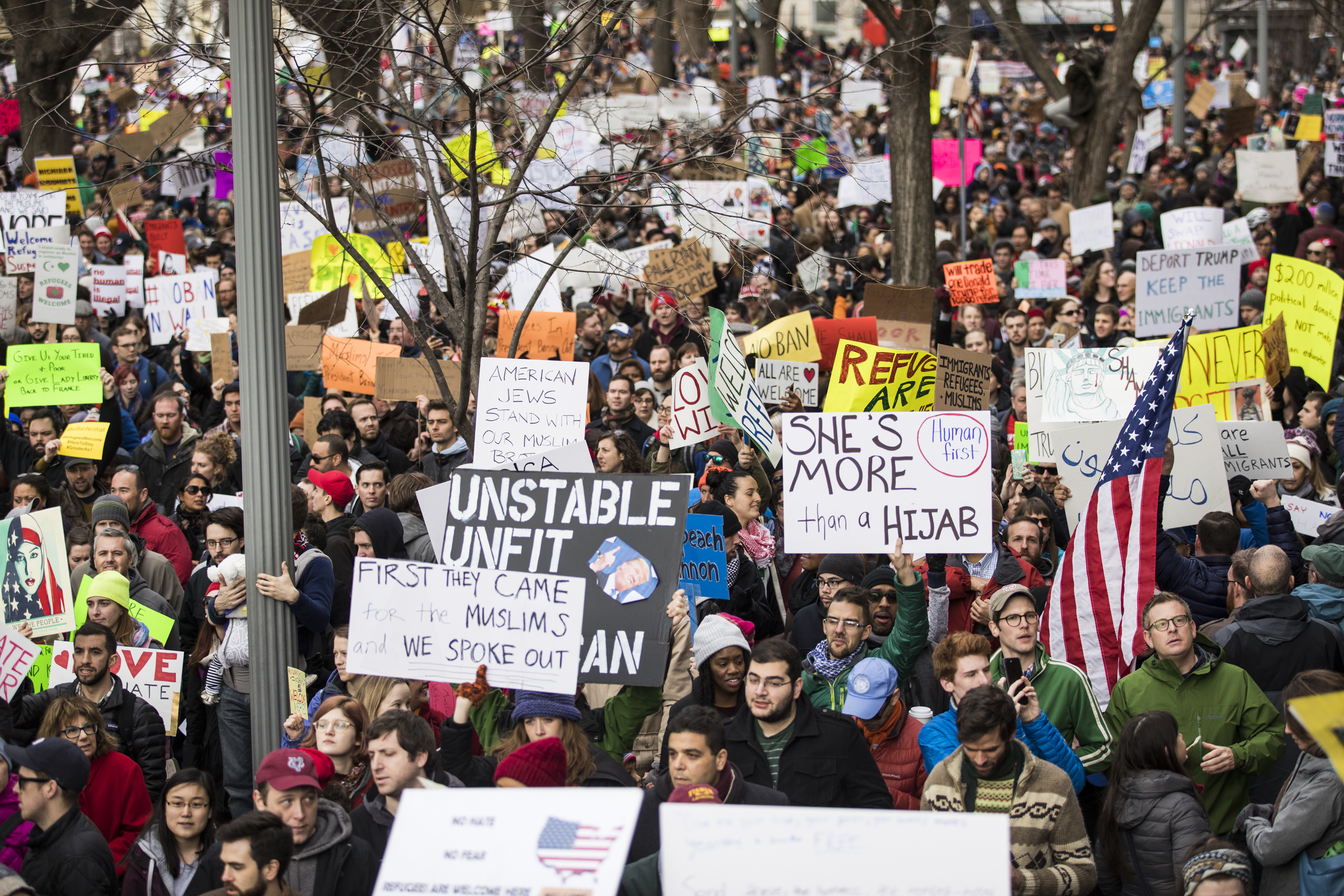 US:  Trump backpedals on part of Muslim refugee ban policy