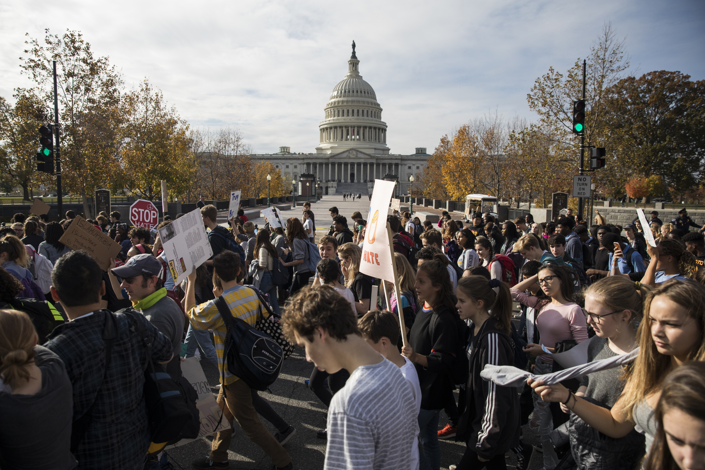 US: Thousands protest Trump in Washington