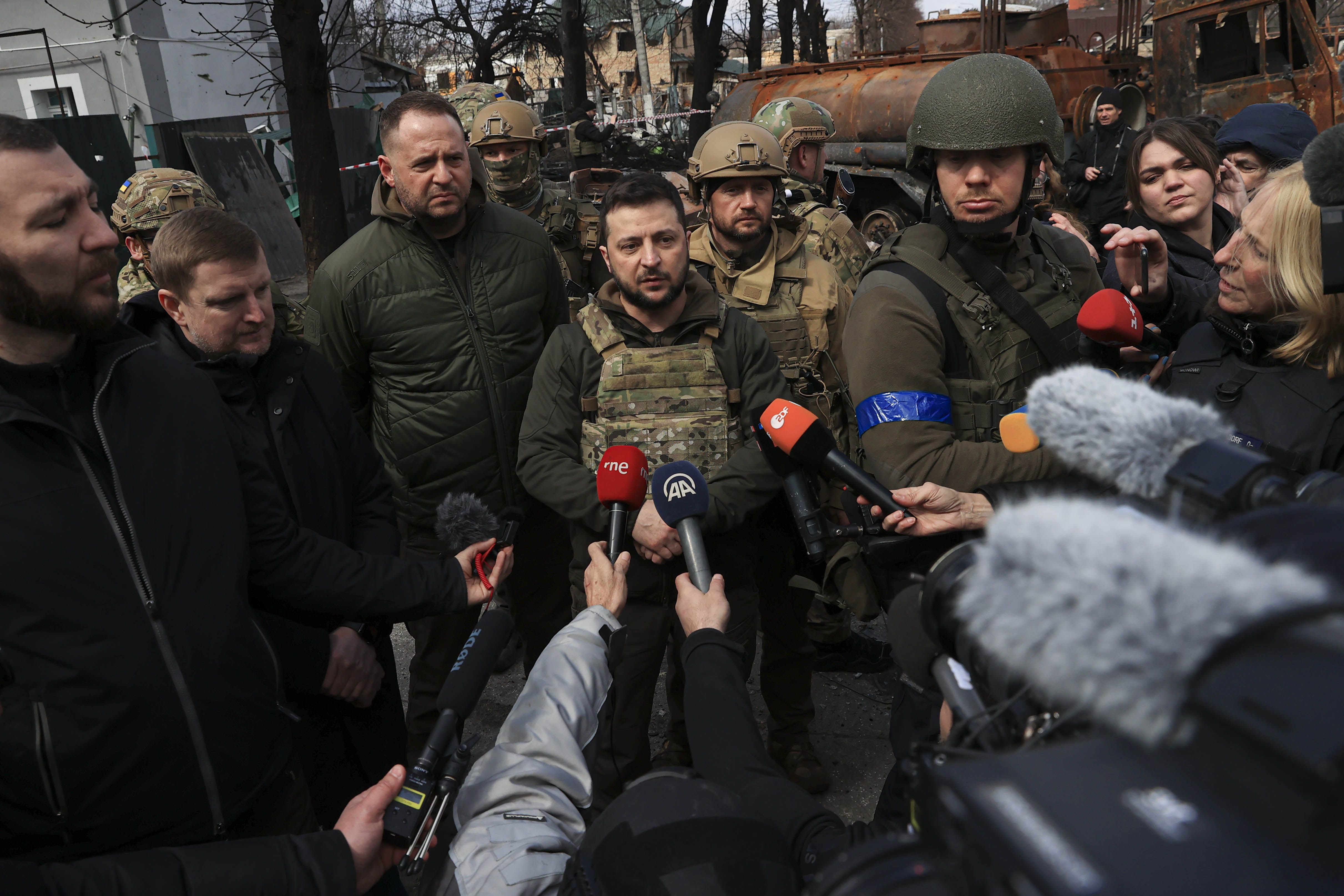 Ukraine’s president forms delegation for talks with Russia