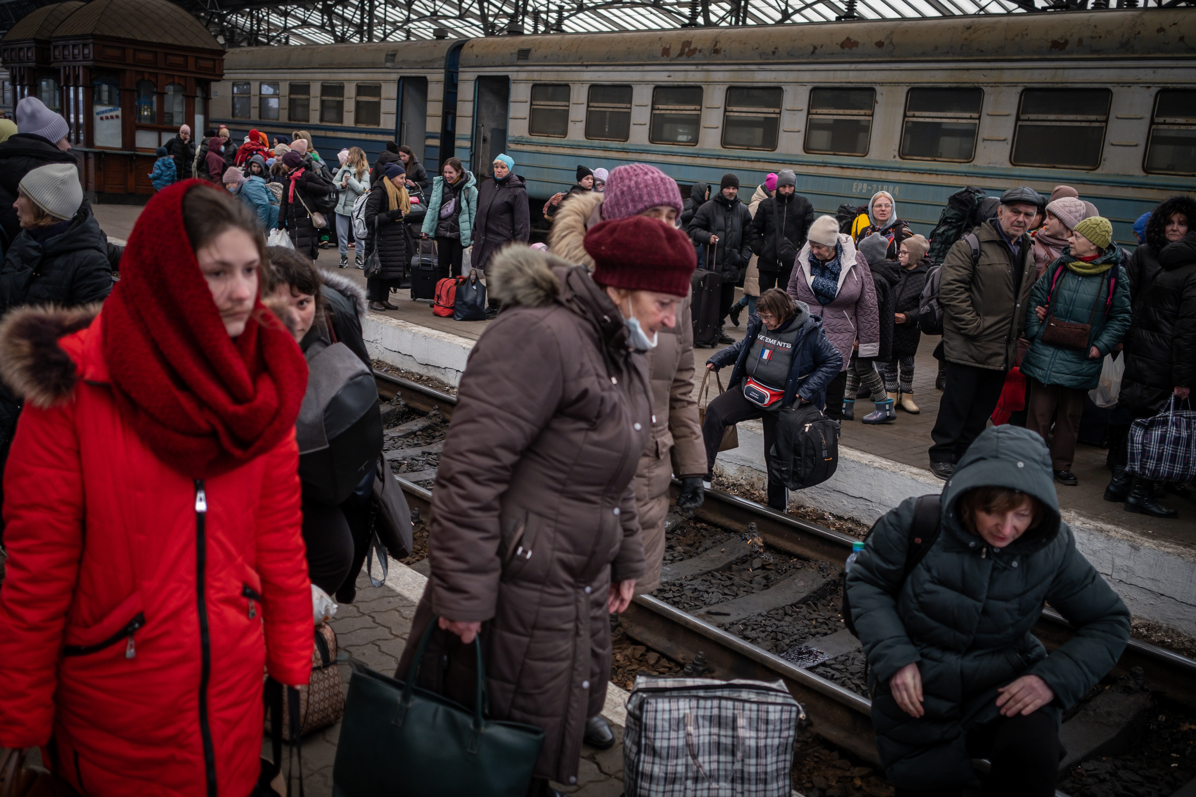 2M people have fled Ukraine into neighboring countries, says UNHCR