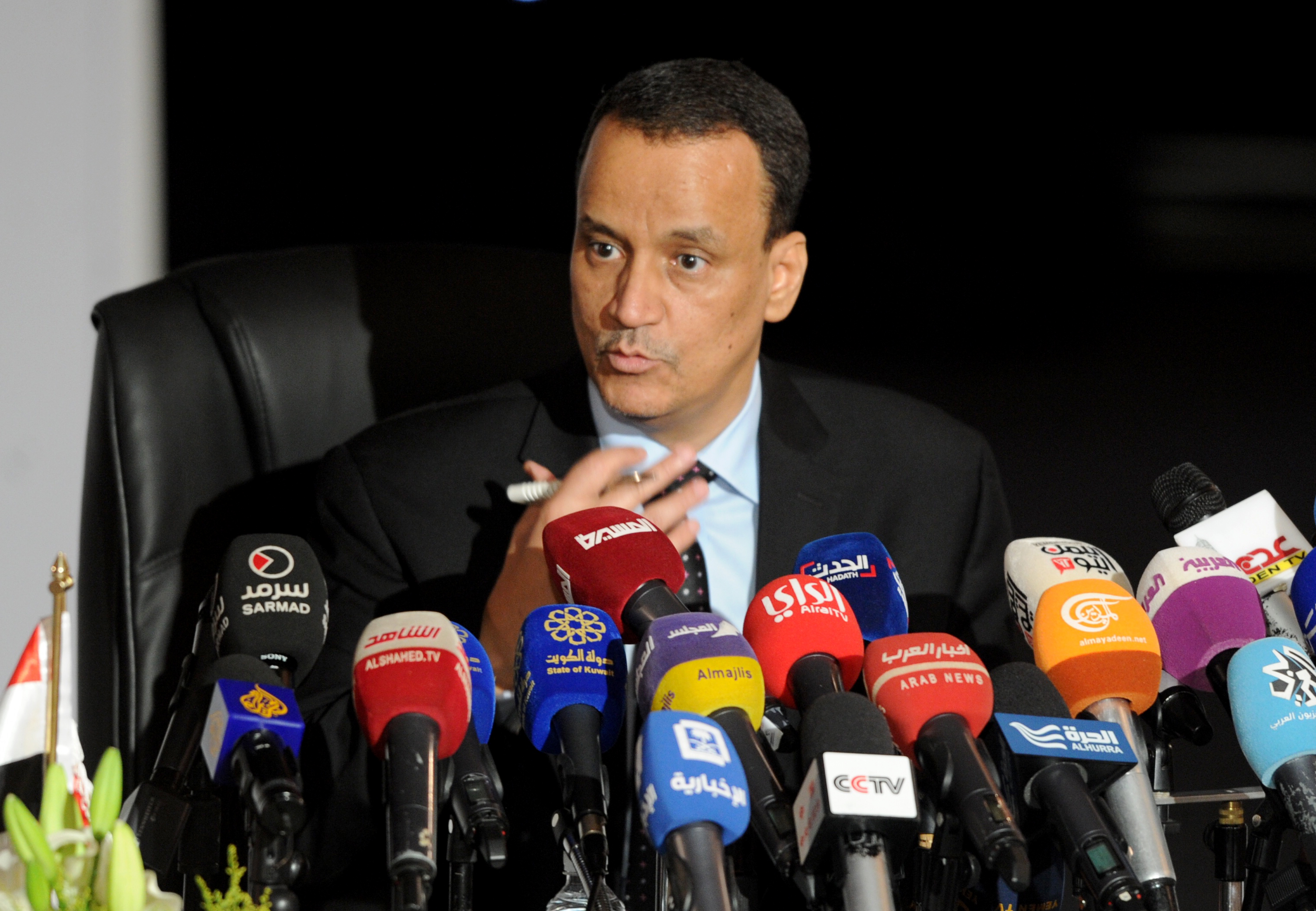 Yemen peace talks suspended for one month