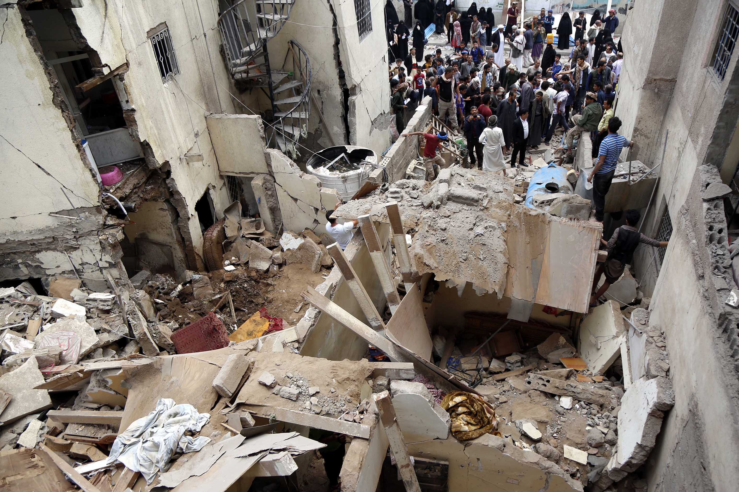 Yemen: Saudi-led airstrikes kill 8, injure 50