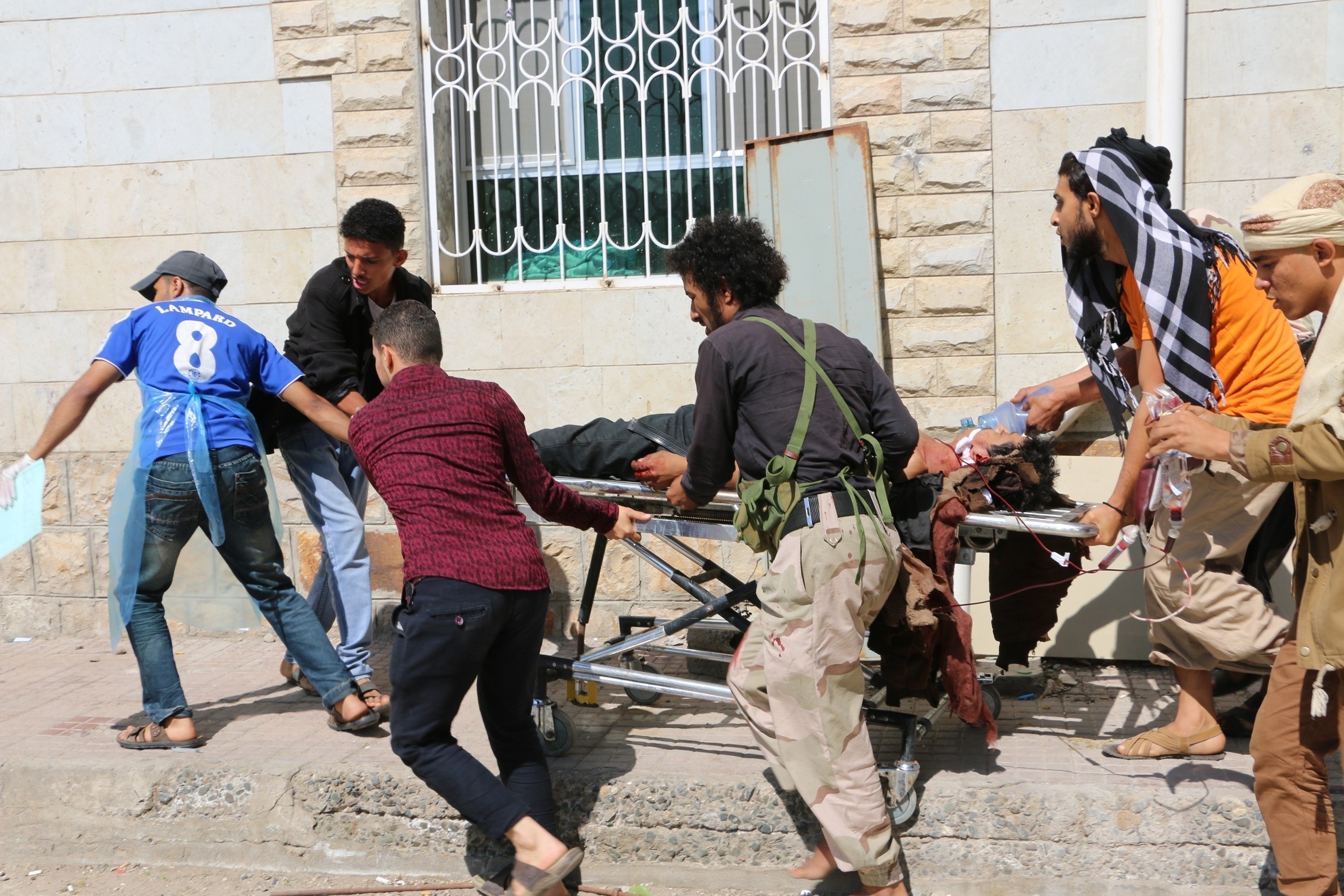 Yemen: Saudi-led coalition airstrikes hit hospital