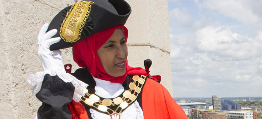 UK’s first hijab-wearing mayor resigns from Labour