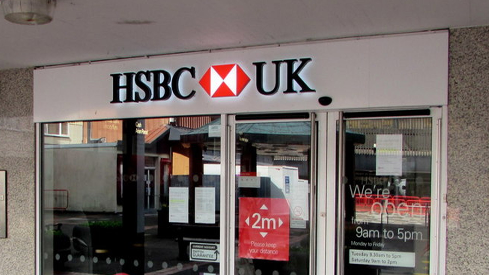 UK Muslim charities face discriminatory debanking crisis, report warns of humanitarian fallout
