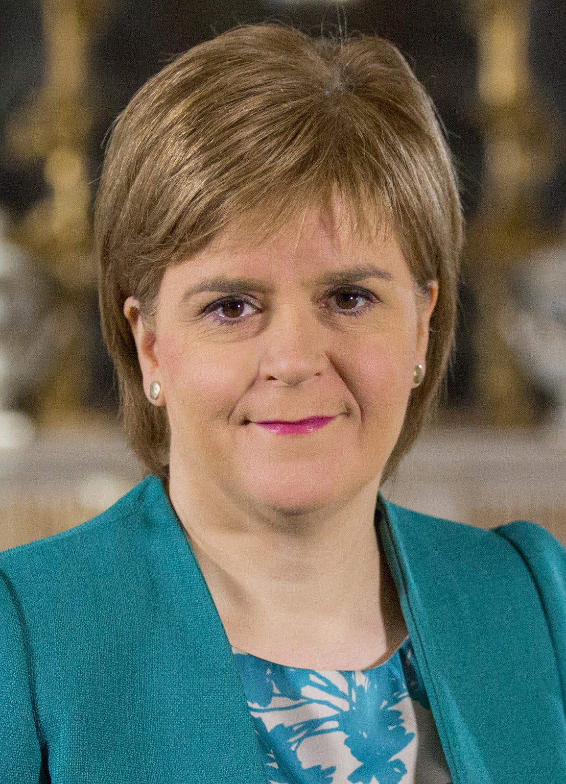 Scotland hits pubs & restaurants with more virus restrictions