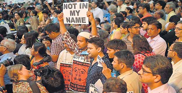 Fifteen-year-old Muslim knifed to death by Hindu mob on a packed train in India