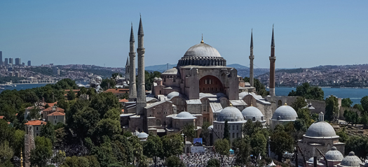 Iconic museum reconverted to mosque