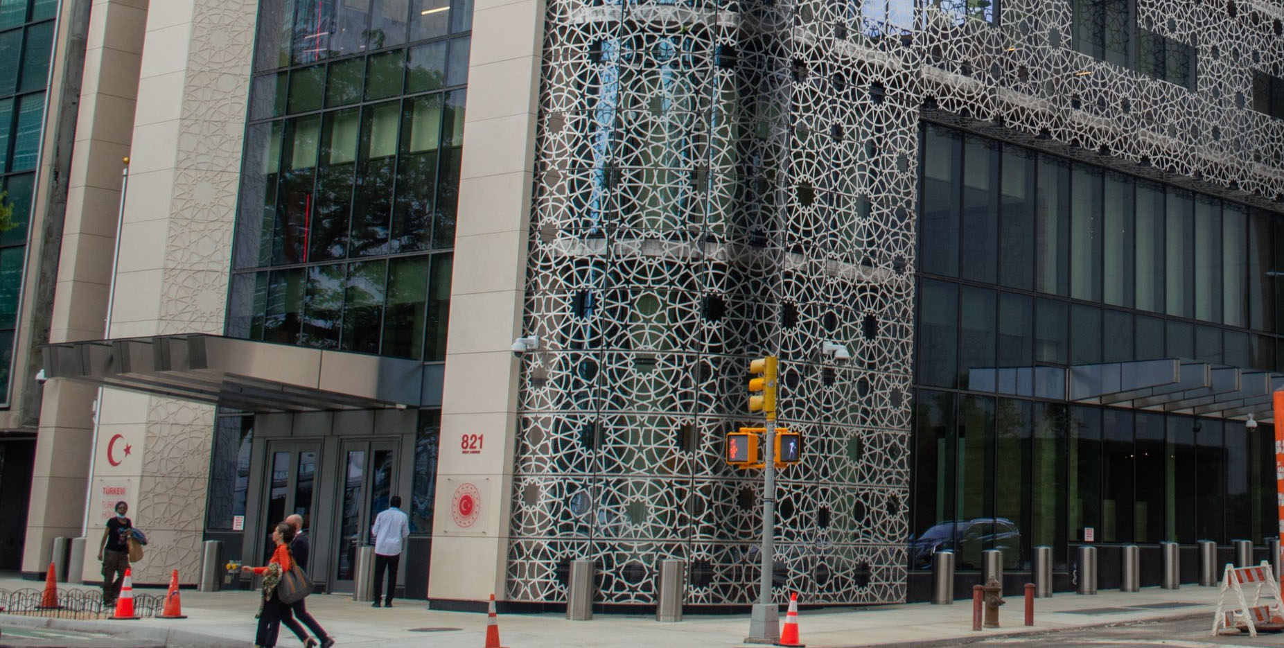 Man desecrates Qur’an outside Turkish House in New York